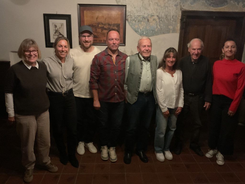 Mike Lanz mit den anwesenden Jubilaren